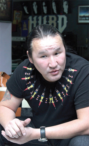 Д.Отгонбаяр: “Хурд” хамтлаг аль болох олон эмэгтэйчүүдийг баярлуулахыг зорьж байна